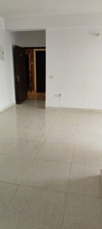 Room in 2.5 BHK Apartment at Ansal Royal Heritage, Sector 70 – for Sale