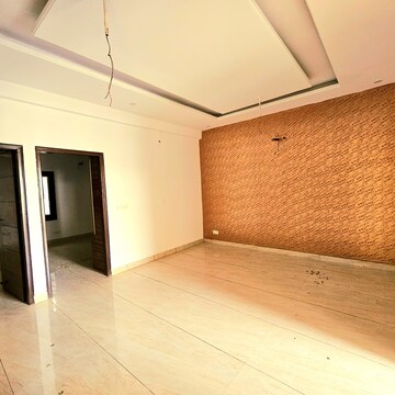 Room in 3 BHK Builder Floor at Motia Blue Ridge, Kishanpura – for Sale