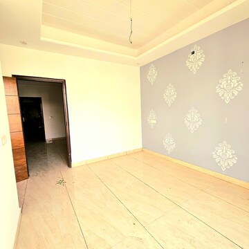 Room in 3 BHK Builder Floor at Motia Blue Ridge, Kishanpura – for Sale