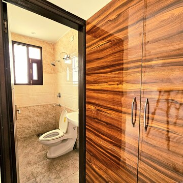 Room in 3 BHK Builder Floor at Motia Blue Ridge, Kishanpura – for Sale