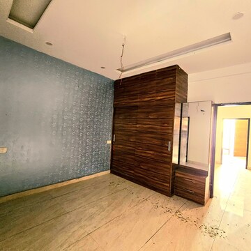 Room in 3 BHK Builder Floor at Motia Blue Ridge, Kishanpura – for Sale