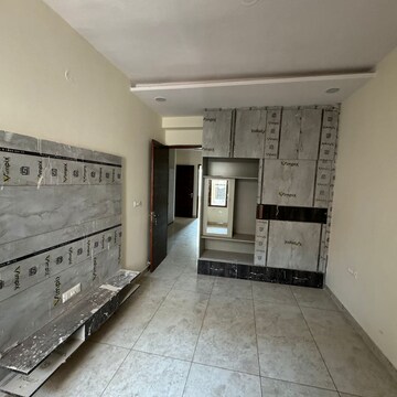 Room in 3 BHK Builder Floor at Kishanpura – for Sale