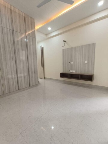 Room in 3 BHK Apartment at M3M Antalya Hills, Sector 79 – for Sale