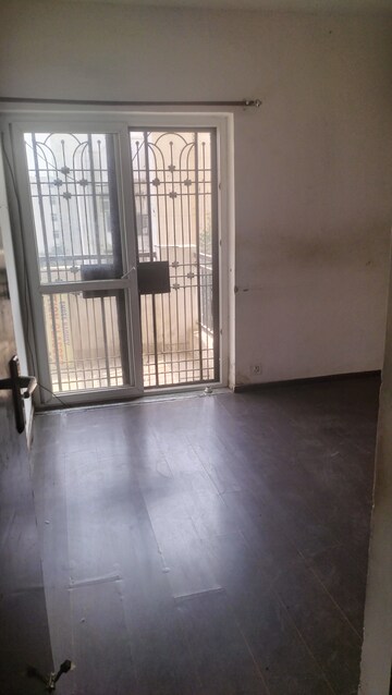 Room in 3 BHK Builder Floor at Sector 84 – for Sale