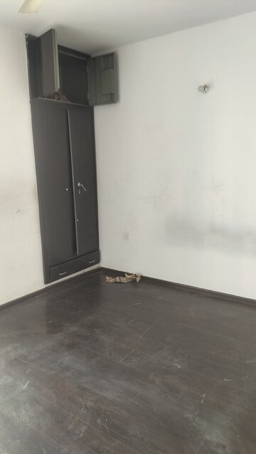 Room in 3 BHK Builder Floor at Sector 84 – for Sale