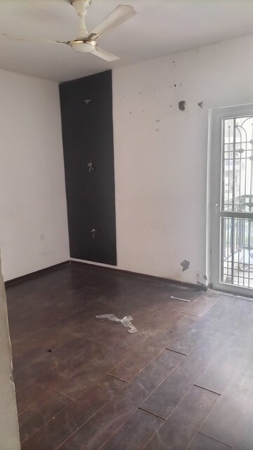 Room in 3 BHK Builder Floor at Sector 84 – for Sale