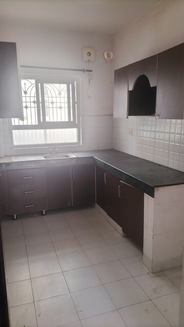 Kitchen in 3 BHK Builder Floor at Sector 84 – for Sale