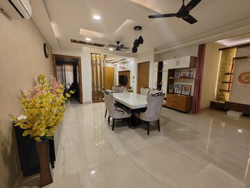 Master Bedroom in 3 BHK Builder Floor at BPTP Park Central, Sector 85 – for Sale