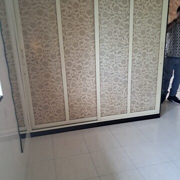Room in 2 BHK Apartment at Super Corridor – for Sale
