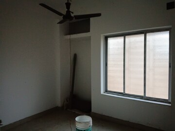 Room in 2 BHK Apartment at Behala Chowrasta – for Sale