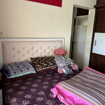 Bedroom in 3 BHK Apartment at Happy Home Estate, Sector 10 – for Sale