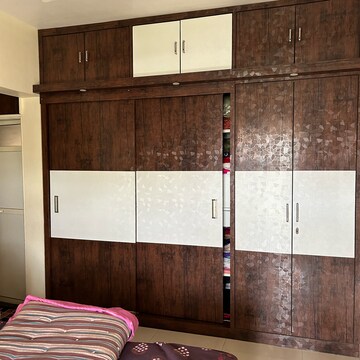 Furnished Amenities in 3 BHK Apartment at Happy Home Estate, Sector 10 – for Sale