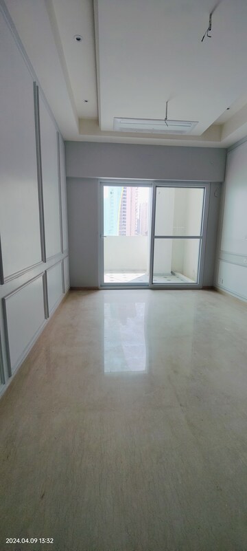 Room in 4 BHK Apartment at T And T Eutopia Phase 1, Siddharth Vihar – for Sale