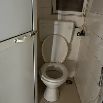 Bathroom in 3 BHK Apartment at Happy Home Estate, Sector 10 – for Sale