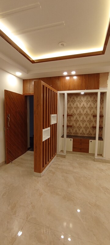 Furnished Amenities in 3 BHK Builder Floor at Sector 85 – for Sale