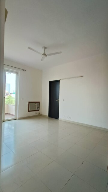 Room in 4 BHK Apartment at M3M Merlin, Sector 67 – for Sale
