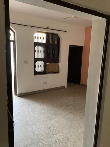 Room in 2 BHK Apartment at Omaxe Heights, Sector 86 – for Sale