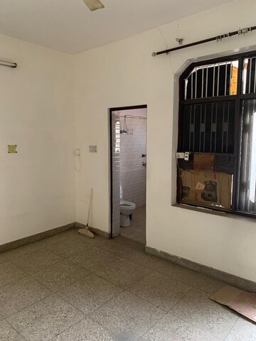 Room in 2 BHK Apartment at Omaxe Heights, Sector 86 – for Sale