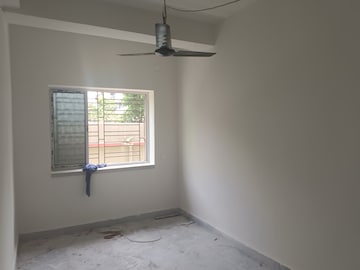 Room in 2 BHK Apartment at Behala Chowrasta – for Sale