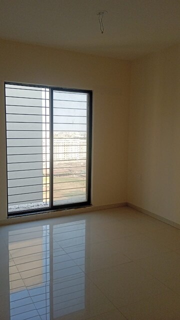 Room in 2 BHK Apartment at Mantra Montana Phase 6, Dhanori – for Sale
