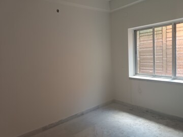 Room in 2.5 BHK Apartment at Behala Chowrasta – for Sale