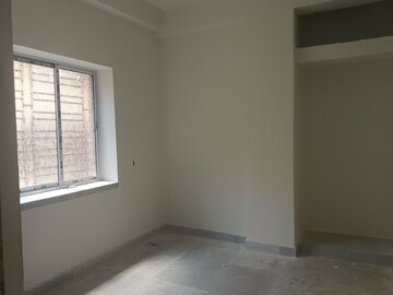 Room in 2.5 BHK Apartment at Behala Chowrasta – for Sale