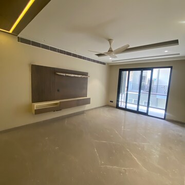 Room in 3 BHK Builder Floor at BPTP Parkland Pride, Sector 77 – for Sale