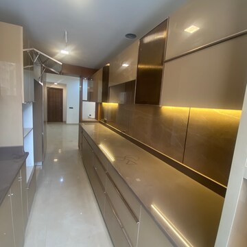 Kitchen in 3 BHK Builder Floor at BPTP Parkland Pride, Sector 77 – for Sale