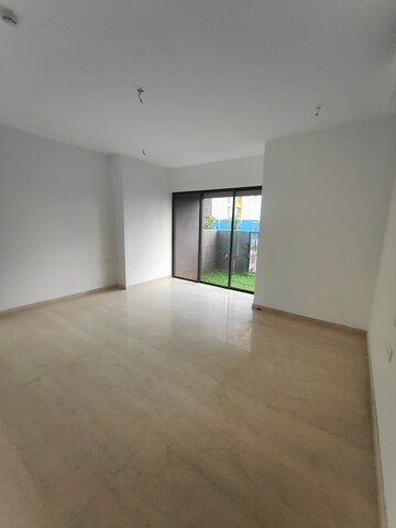 Room in 4 BHK Apartment at Lodha Palava City Lakeshore Greens, Dombivli East – for Sale