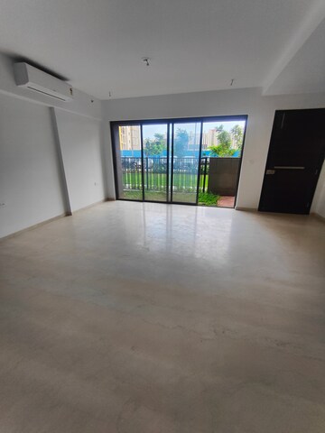Room in 4 BHK Apartment at Lodha Palava City Lakeshore Greens, Dombivli East – for Sale