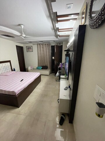 Master Bedroom in 3.5 BHK Builder Floor at Janakpuri – for Sale