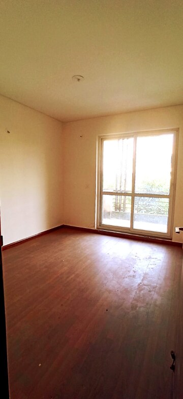 Room in 2 BHK Apartment at Adore Happy Homes, Sector 86 – for Sale