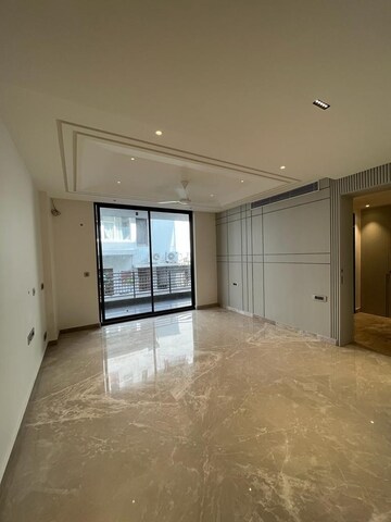 Room in 4 BHK Builder Floor at Sector 15 ii – for Sale