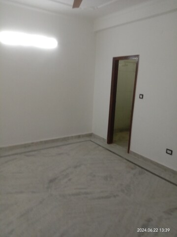 Room in 3 BHK Builder Floor at Green Fields Colony – for Sale