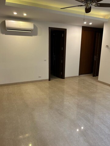Room in 3 BHK Builder Floor at Defence Colony – for Sale