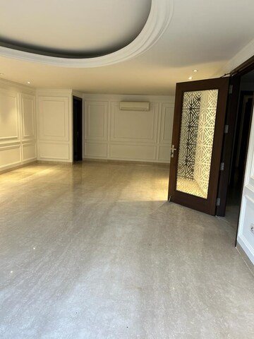 Room in 3 BHK Builder Floor at Defence Colony – for Sale