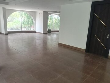   Showroom at Kasia – for Sale