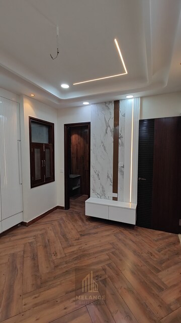 Room in Studio Apartment at Supertech Supernova Spira Suites, Sector 94 – for Sale
