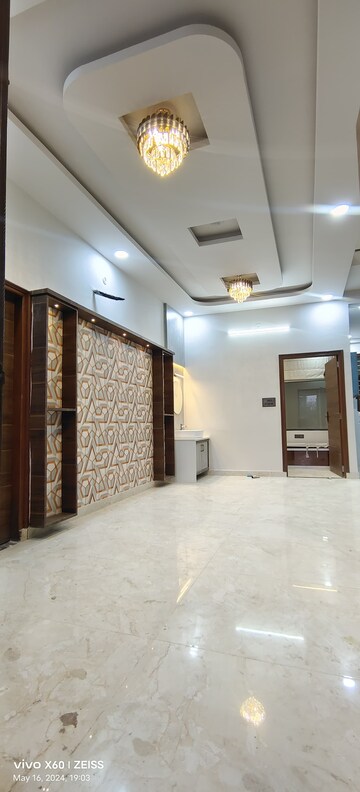 Room in 4 BHK Villa at Kalwar Road – for Sale