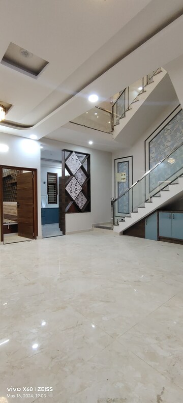 Room in 4 BHK Villa at Kalwar Road – for Sale