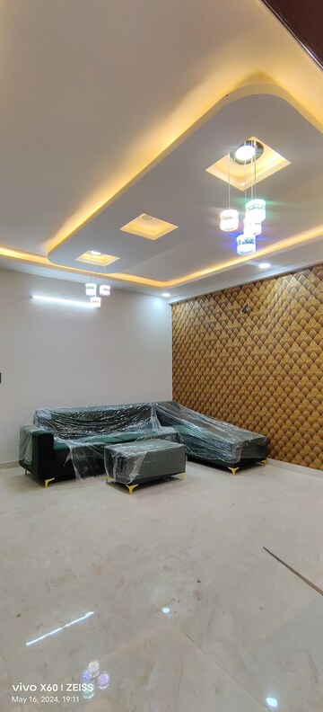 Living Room in 4 BHK Villa at Kalwar Road – for Sale