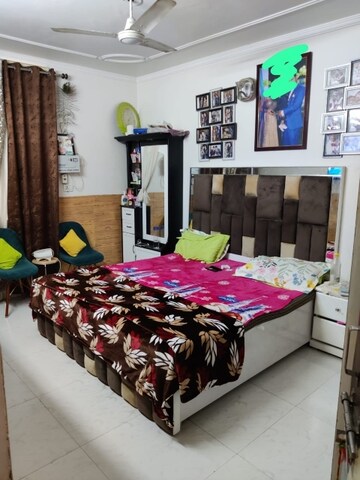 Bedroom in 2 BHK Builder Floor at Igi Airport Area – for Sale
