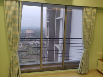 Room in 2.5 BHK Apartment at Runwal Eirene, Balkum Pada – for Sale