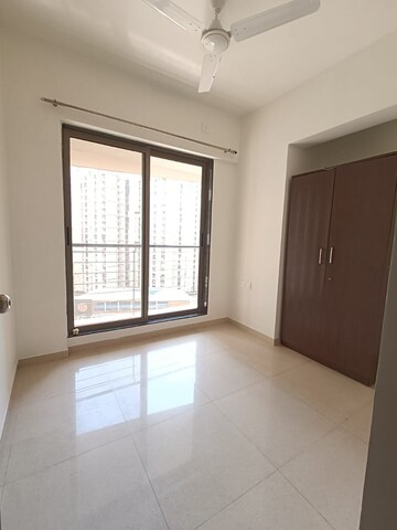 Room in 2.5 BHK Apartment at Runwal Eirene, Balkum Pada – for Sale