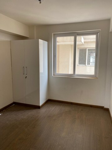 Room in 4 BHK Apartment at BPTP Mansions, Sector 66 – for Sale