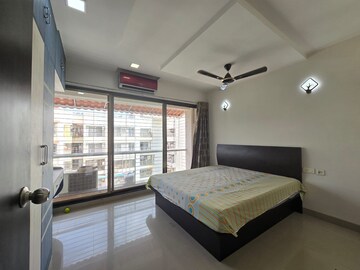 Master Bedroom in 3 BHK Apartment at Seawoods – for Rent