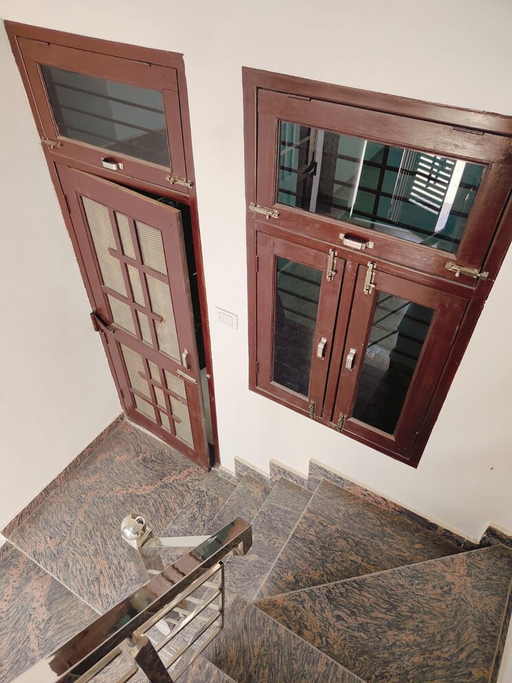 Room, vasundhara colony 3 Bedroom 86 Sq.Yd. Independent House In Vasundhara Colony Meerut 7198334