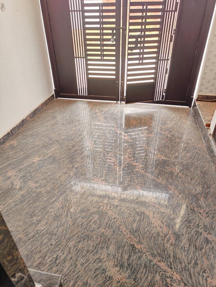 Room, vasundhara colony 3 Bedroom 86 Sq.Yd. Independent House In Vasundhara Colony Meerut 7198334