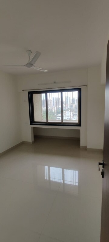 Room in 2 BHK Apartment at Utopia Garden Grove Mall, Borivali West – for Sale