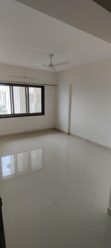 Room in 2 BHK Apartment at Utopia Garden Grove Mall, Borivali West – for Sale